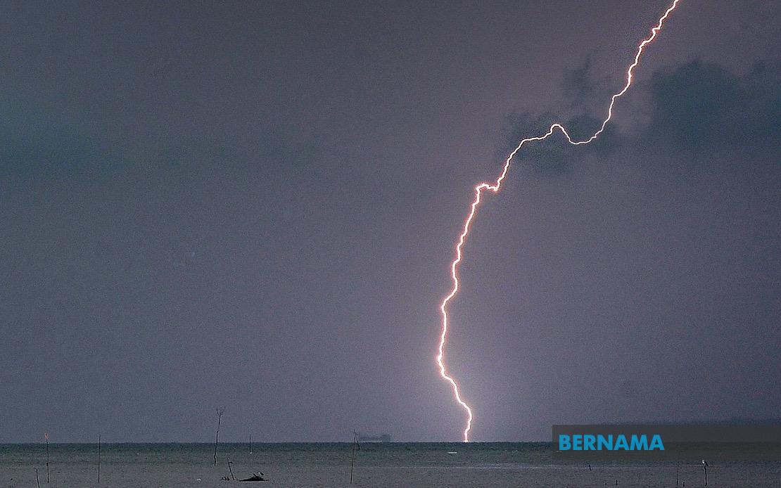 Eight Malaysian States Face Severe Weather Alert Until Evening