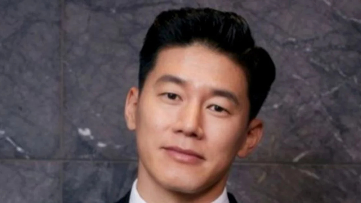From Financial Hardship to Stardom: Kim Mu Yeol Reflects on Surviving on RM500 Annually Before His Big Break