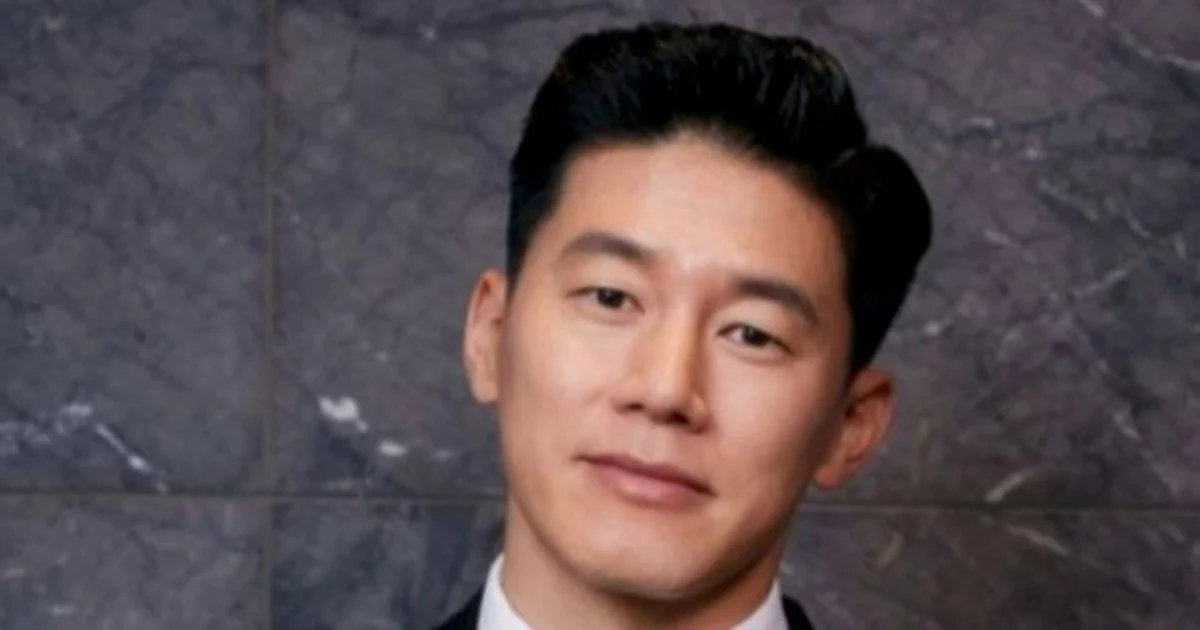 From Financial Hardship to Stardom: Kim Mu Yeol Reflects on Surviving on RM500 Annually Before His Big Break