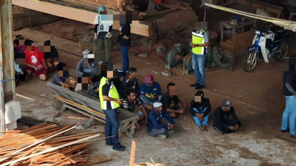 Immigration swoop nets 62 foreigners in Selangor pass abuse crackdown
