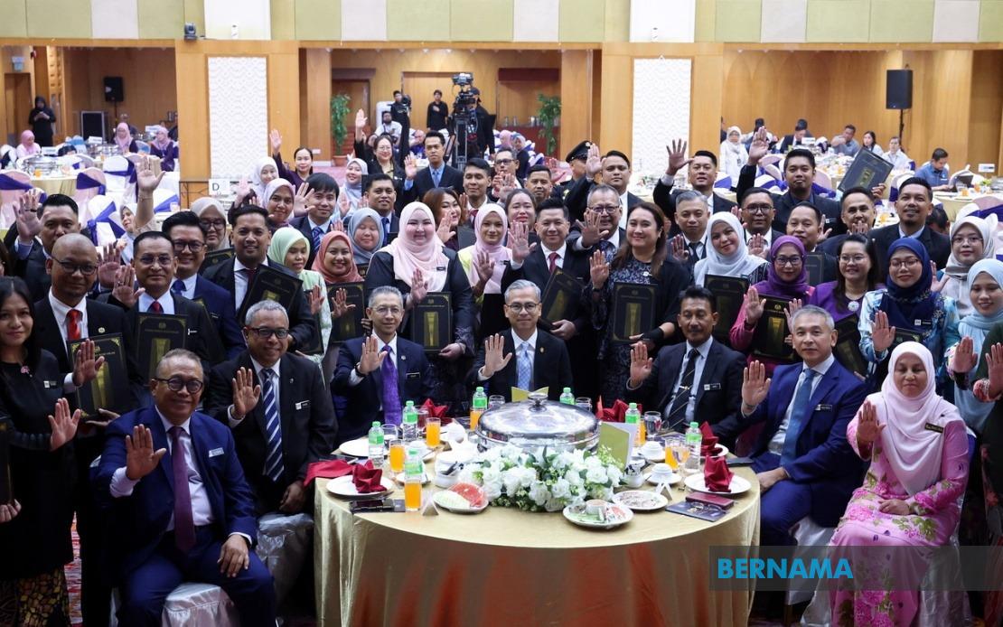People's Economy Must Translate to Tangible Benefits, Says Communications Minister Fahmi