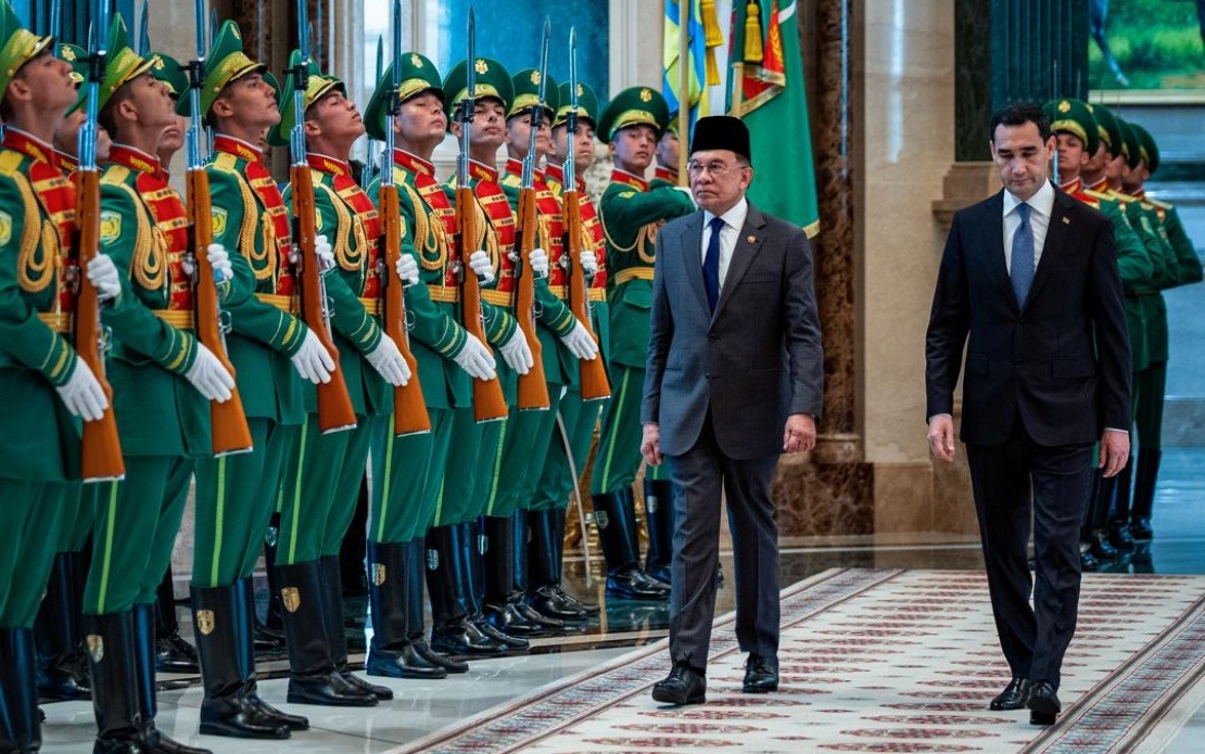 PM Anwar Receives Official State Welcome in Turkmenistan