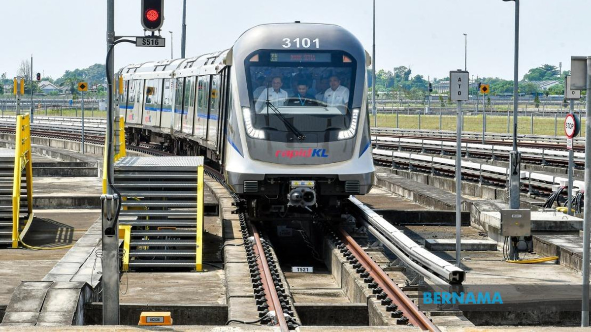 Free LRT3 Rides for a Month Give Commuters Chance to Experience Shah Alam Line
