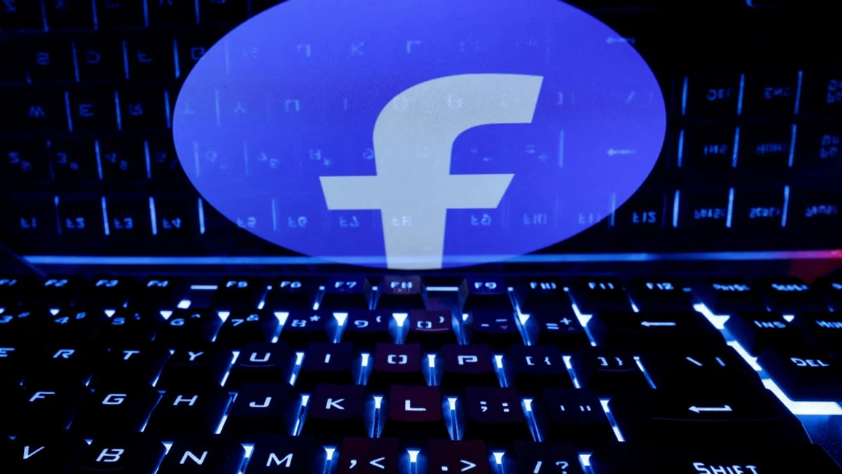 Thai Court Jails Man for 18 Months Over Facebook Monarchy Comment