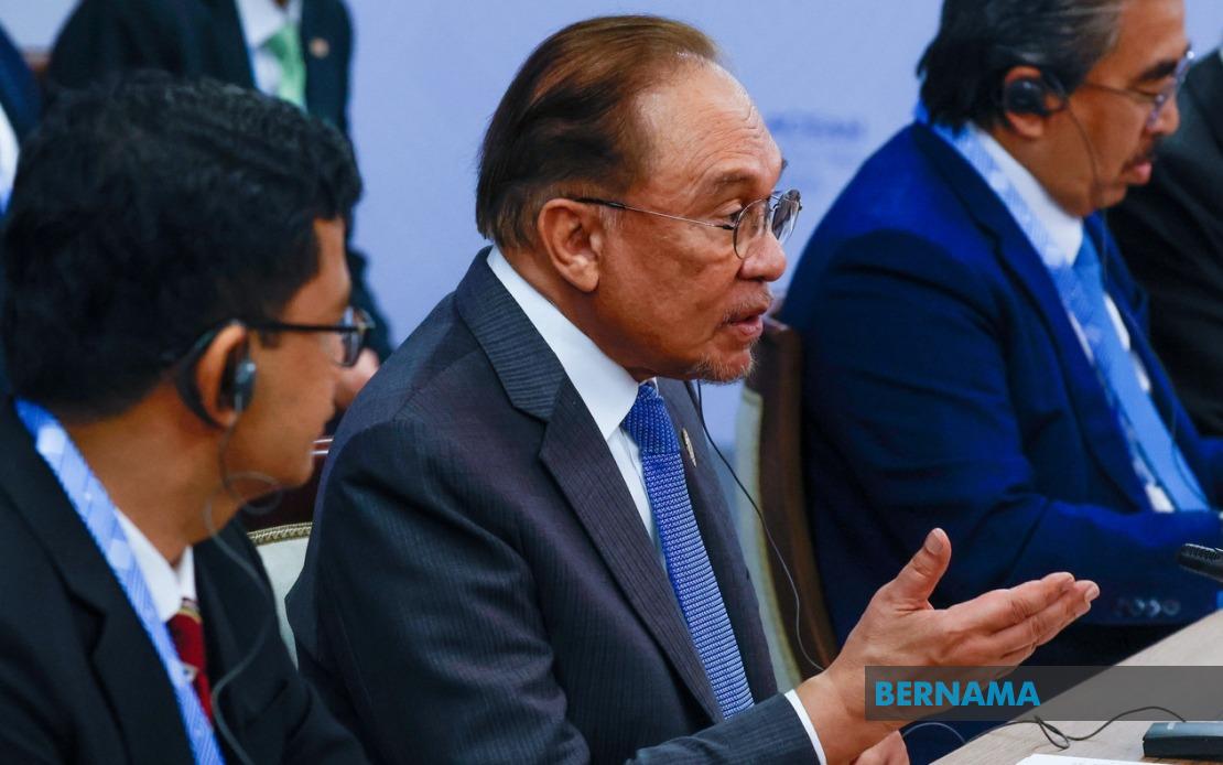 Anwar Praises Putin's Principled Stance on Gaza and Iran During Kazan Meeting