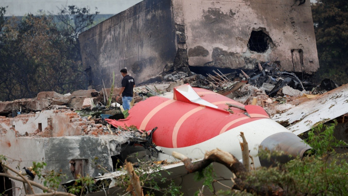 India's Aviation Authority Clears Fuel Switch in 2024 Air India Crash Investigation