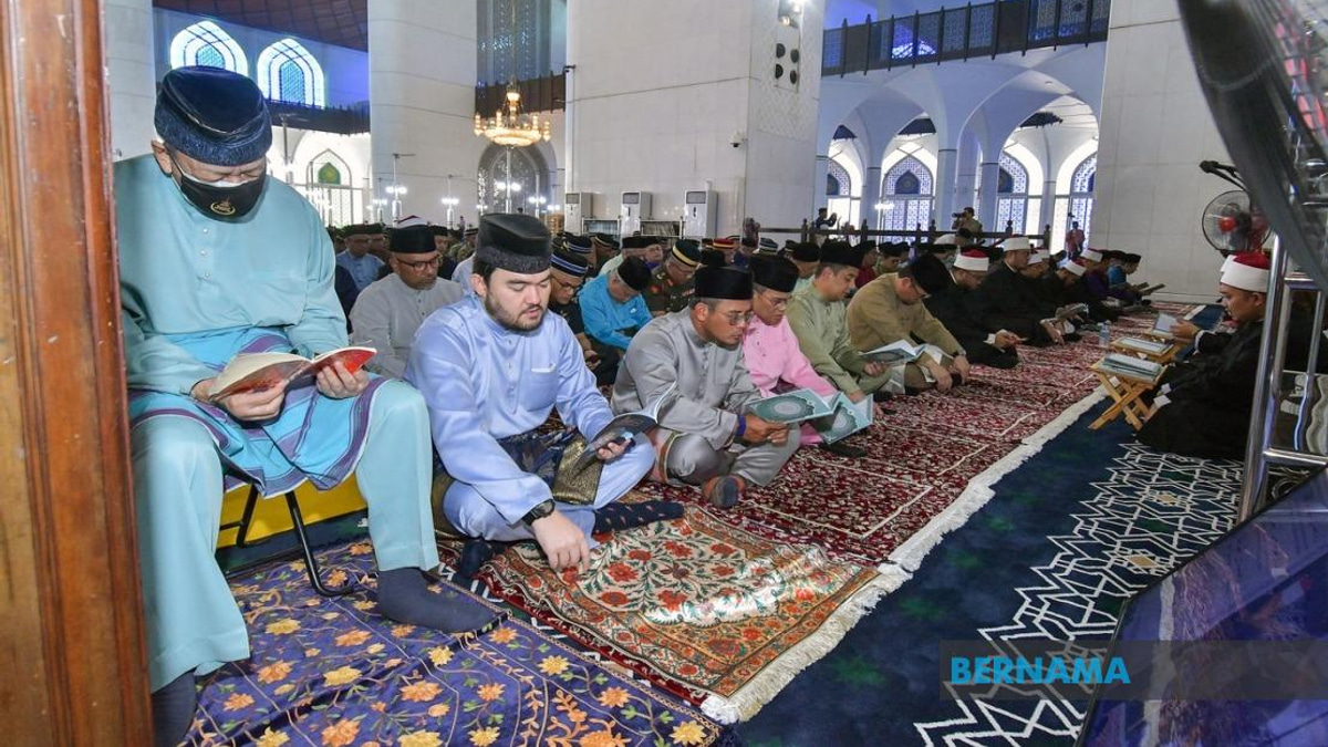 Sultan Sharafuddin Leads Religious Observance Ahead of Selangor National Day Celebration