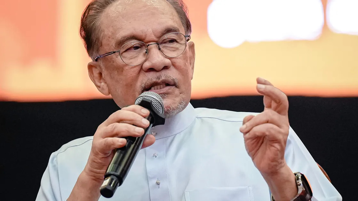 Anwar Cautions Against Politicising TH Investigation, Urges Focus on Accountability