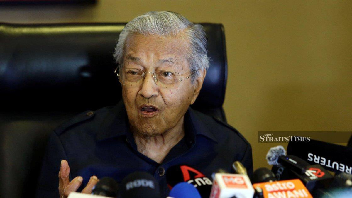 Court to receive health update on Dr Mahathir's RM150 million defamation case against PM Anwar
