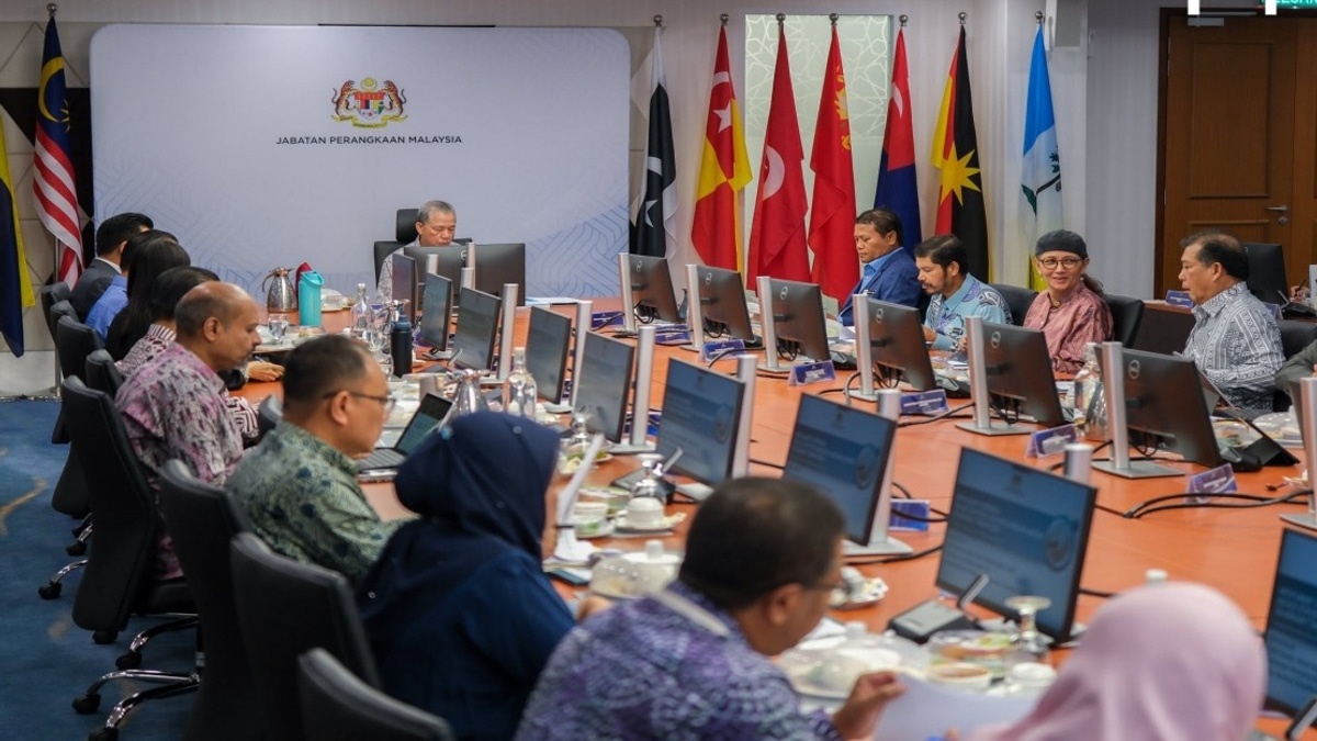 Malaysia Must Harness Data and AI to Drive 13th Malaysia Plan Success, Says Fadillah