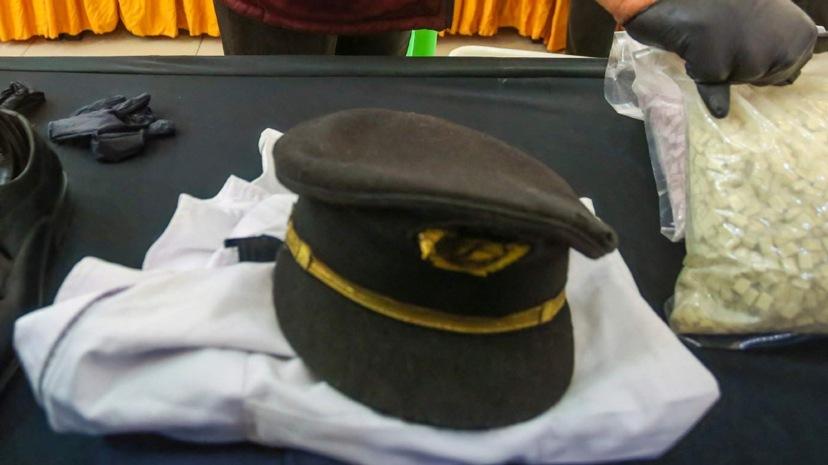 Airport Staff Member Named as Person of Interest in Malaysia Airlines Pilot Drug Investigation