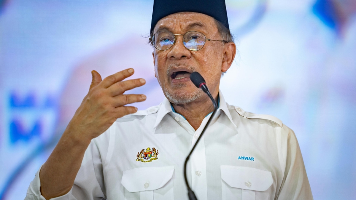Anwar to Face Dewan Negara on RM200m KWAP eFishery Investment Loss