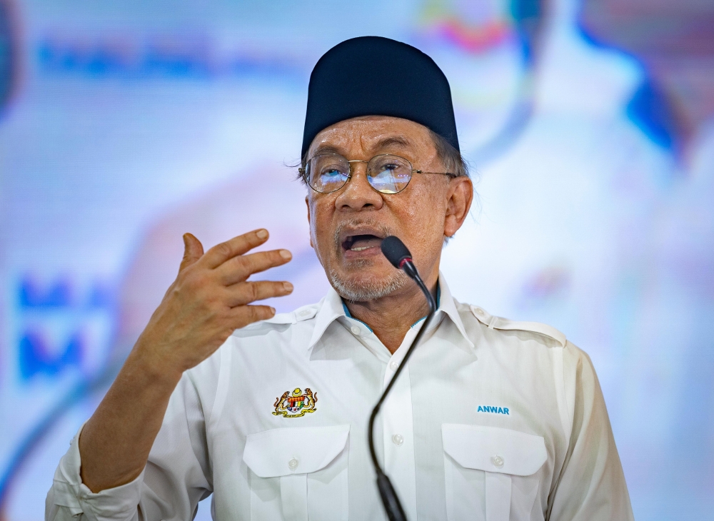 Anwar to Face Dewan Negara on RM200m KWAP eFishery Investment Loss