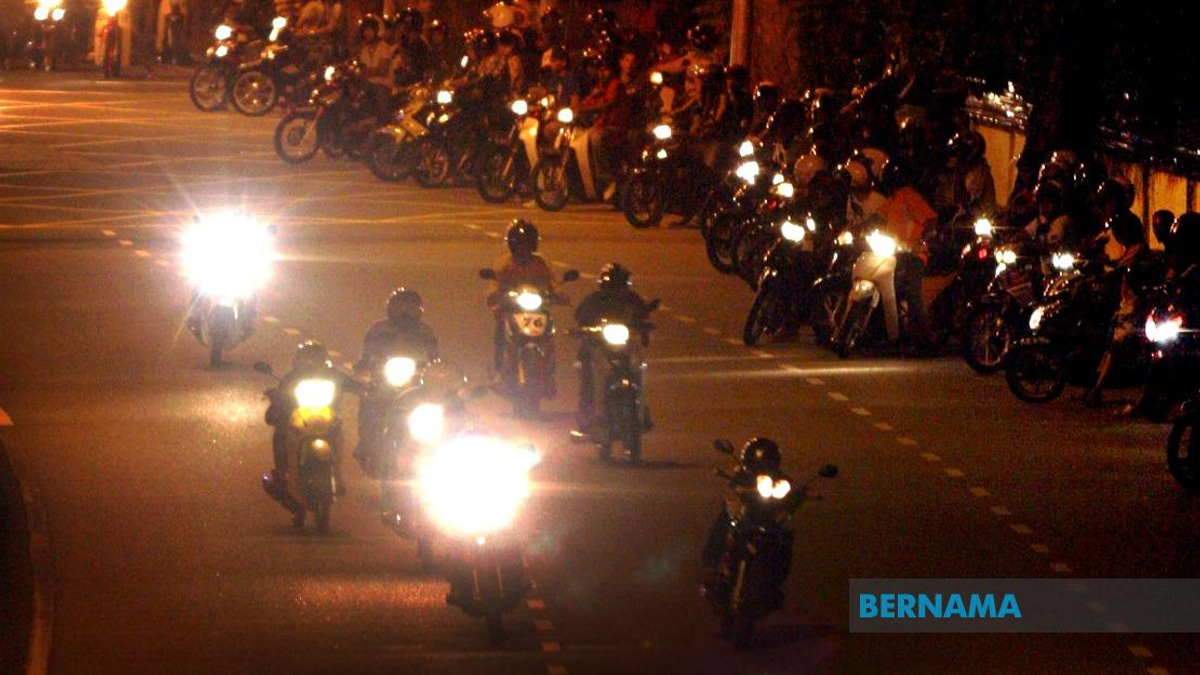 Parliament Pushes for Tough Penalties Against Illegal Street Racing, Including Licence Revocation