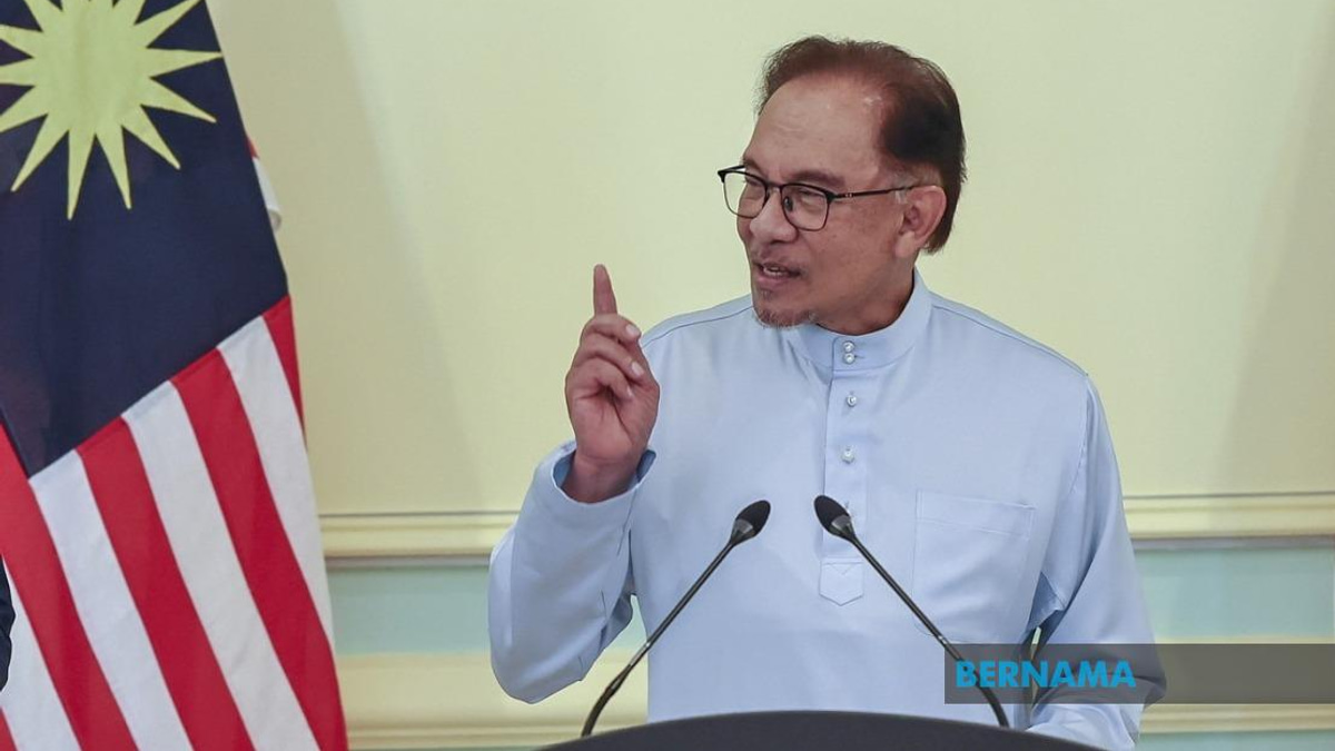 Anwar's Gaza Diplomacy Rooted in Law and Principle, Says Analyst