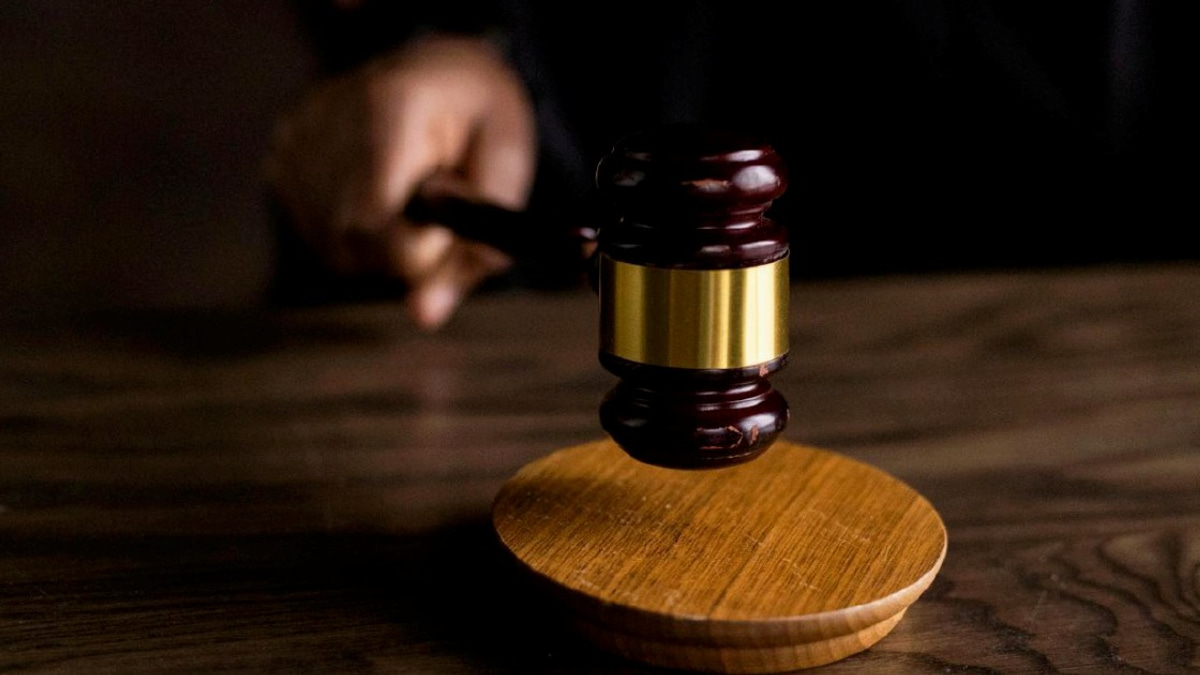 Court rules handing newborn to intermediary can constitute abandonment