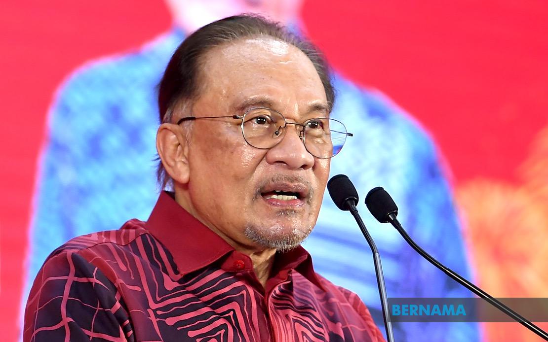 Anwar Maintains Top Approval as Half of Malaysians Back Government Direction