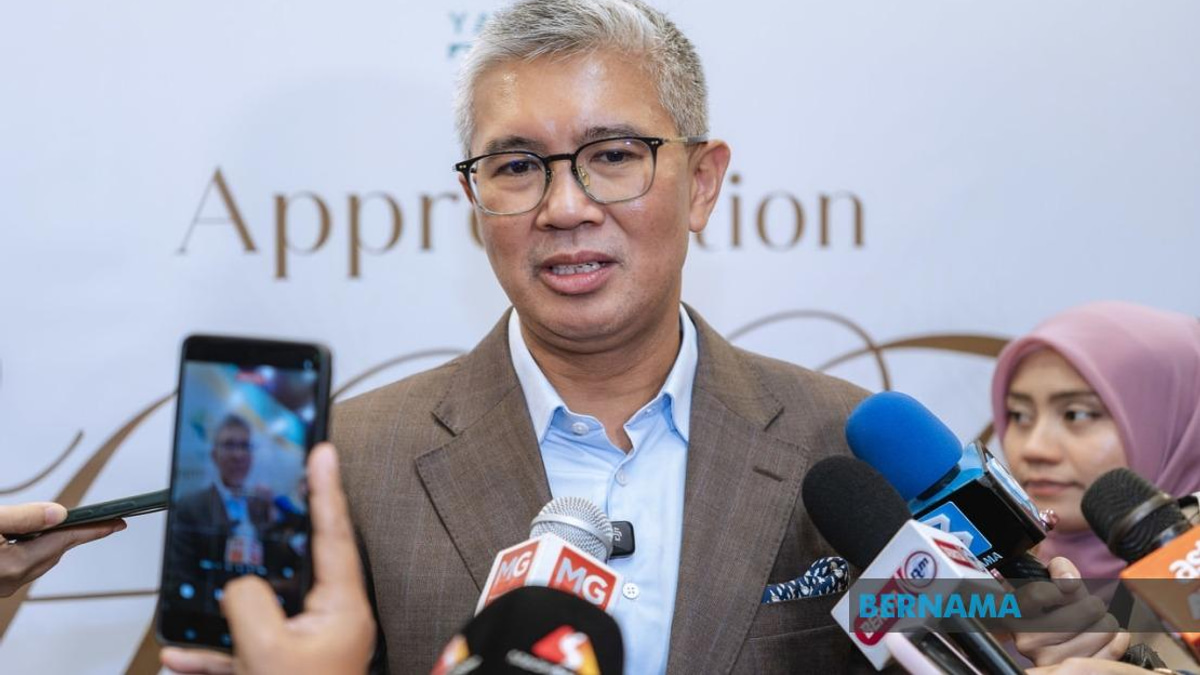 Government Allocates Development Resources Based on Merit, Not Political Affiliation, Says Tengku Zafrul