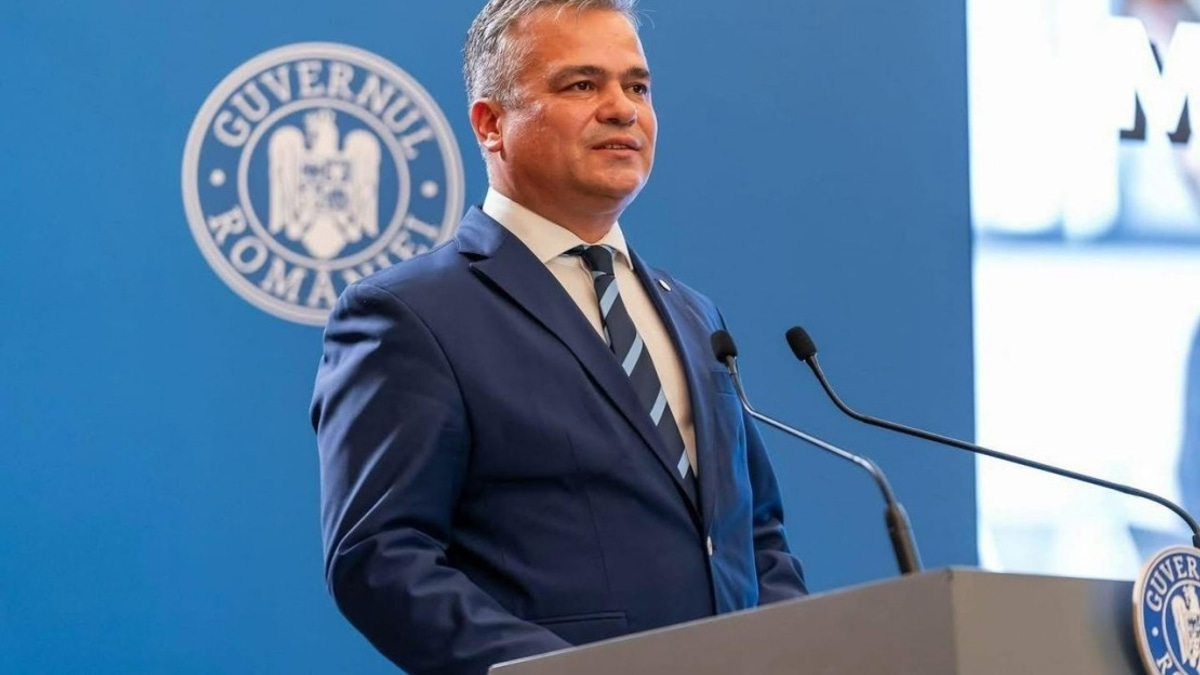 Romania's Prime Minister-Designate Presents Cabinet to Parliament