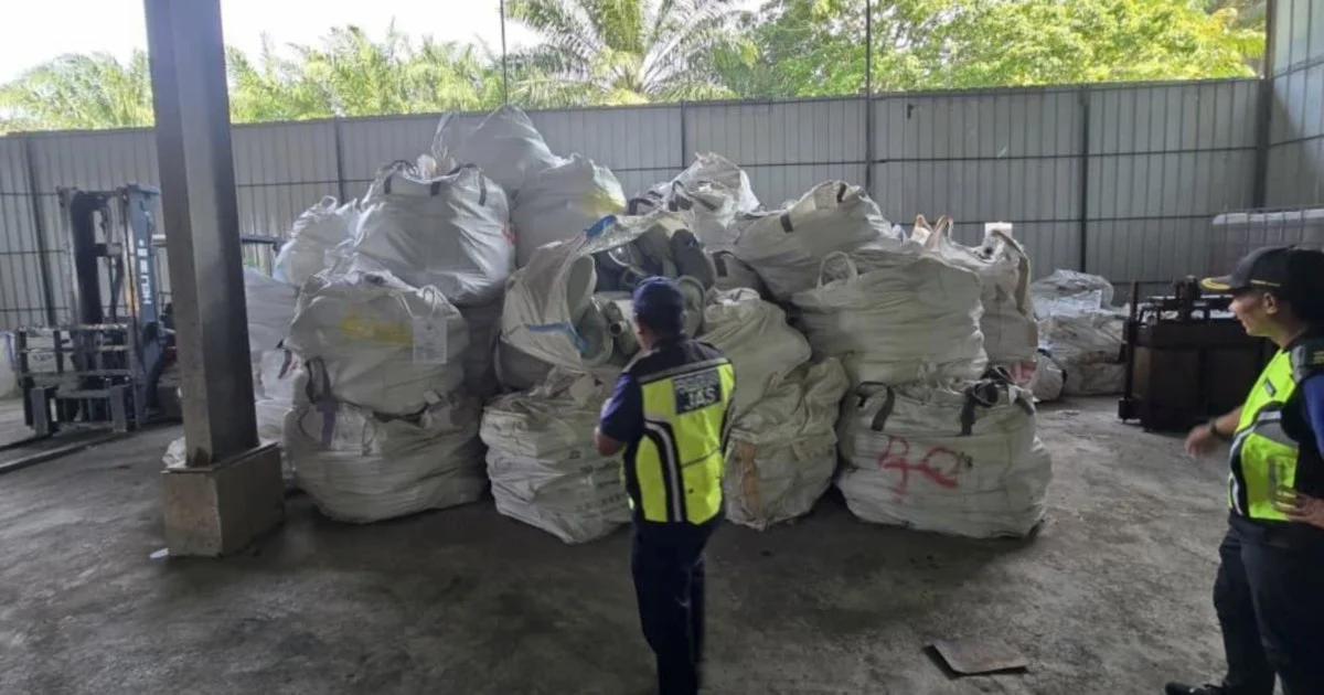 RM6.4 Million E-Waste Smuggling Ring Dismantled in Kuantan Factory Raid