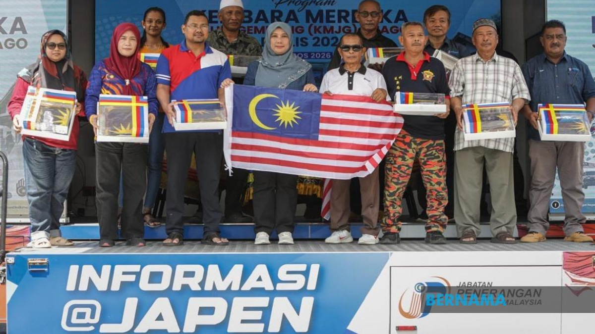 Perlis Ramps Up National Pride Drive With 1 House 1 Jalur Gemilang Campaign