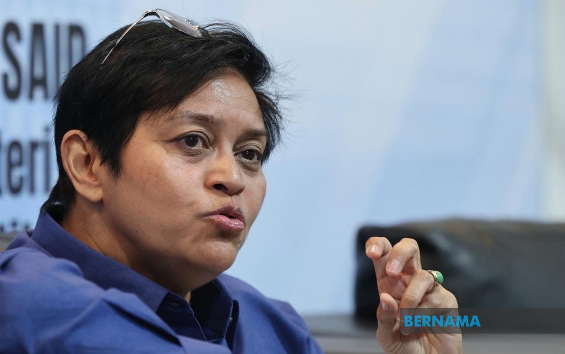 State-Level Coalitions Won't Shake Federal Unity Government, Says Azalina