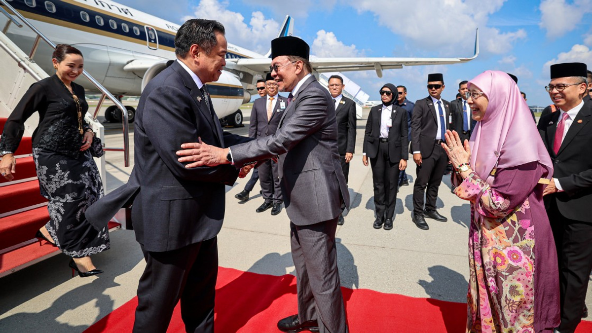 Thai PM Anutin Charnvirakul Arrives in Malaysia for Two-Day State Visit