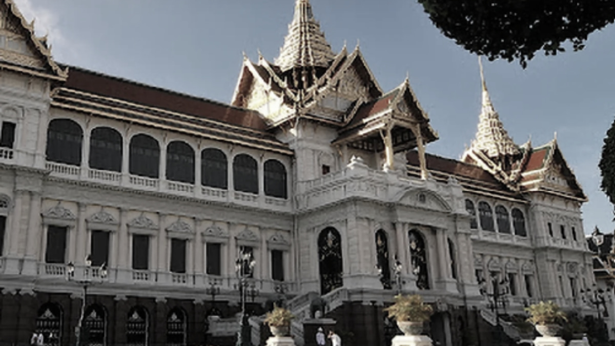 Thai Court Sentences Man to 18 Months for Royal Defamation Over Facebook Comment