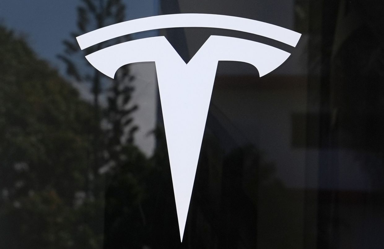 US Safety Probe Clears Tesla's Autopilot in Fatal Texas Crash, but Broader Questions Remain