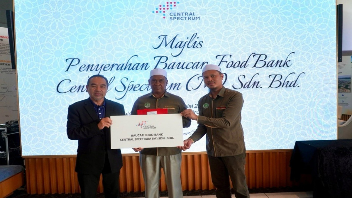 Central Spectrum Channels RM10,000 Into Pulau Indah Food Bank Initiative