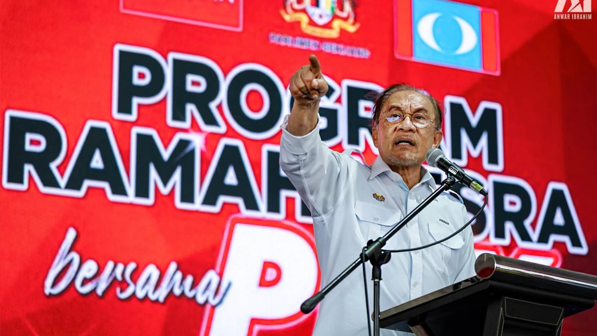 Anwar to Raise Malaysian Durian Access in Talks with Chinese Premier