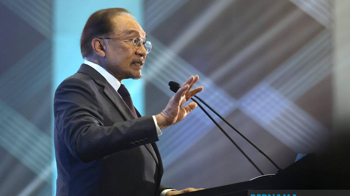 Malaysia Needs Whole-of-Nation Security Strategy to Combat AI, Quantum and Drone Threats, PM Says