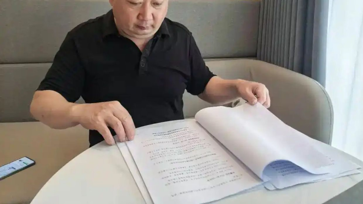 Chinese Father Sues Gaming Giants Over Son's Addiction, Seeks Regulatory Accountability