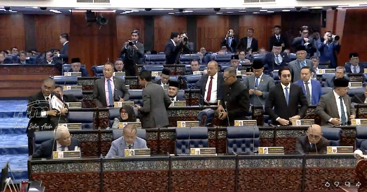 Opposition MPs Stage Walkout Over Tabung Haji RCI Debate