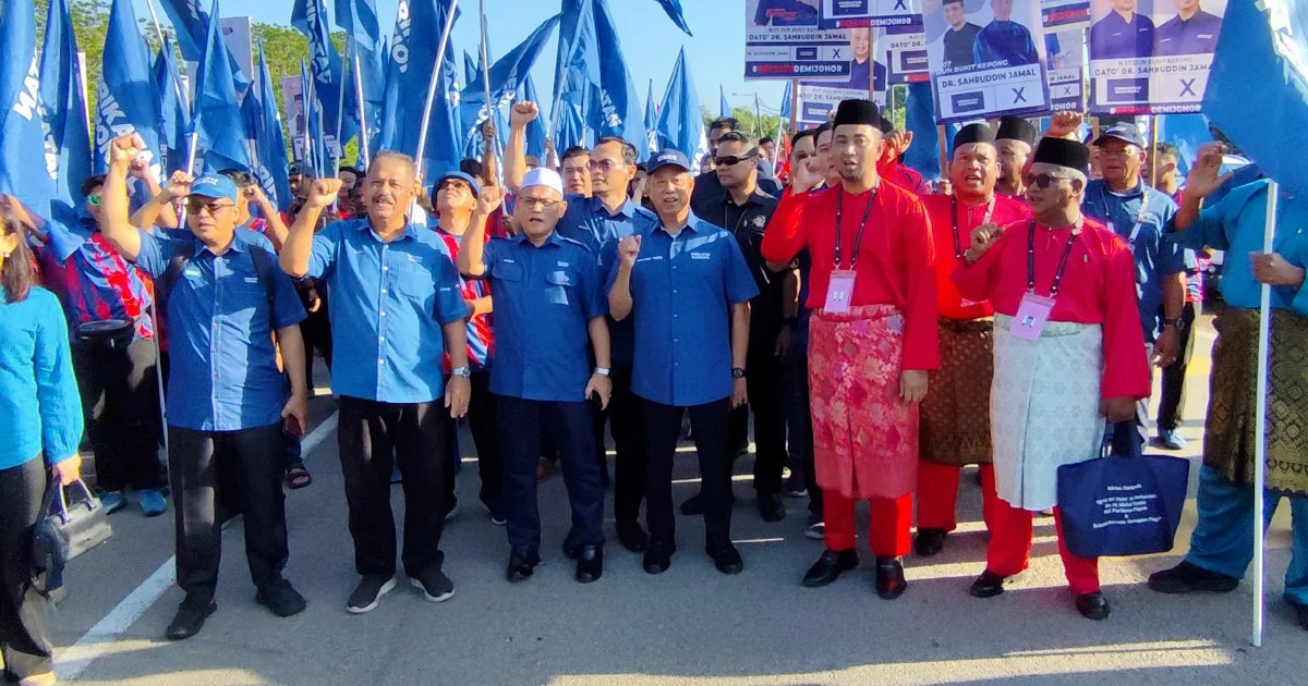 Muhyiddin stands alongside Bersatu's Sahruddin as nomination day unfolds in Bukit Kepong