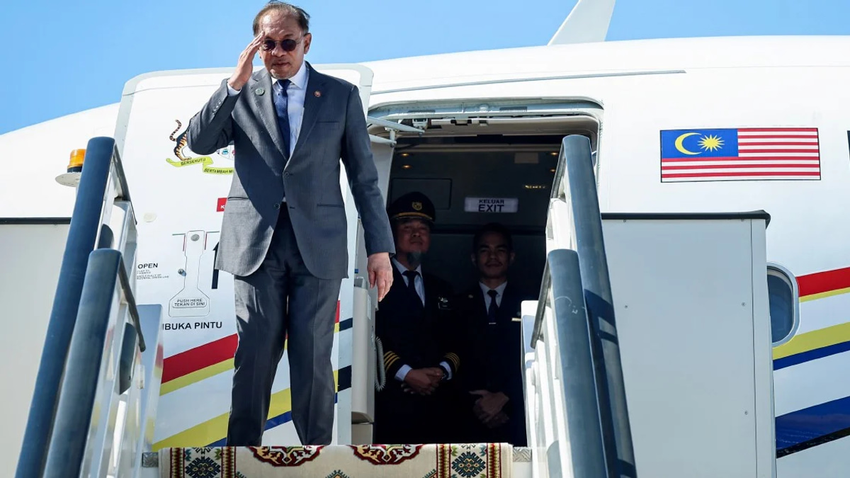 PM Anwar Concludes Turkmenistan Tour, Arrives in Penang for Journalists' Day and Investment Push