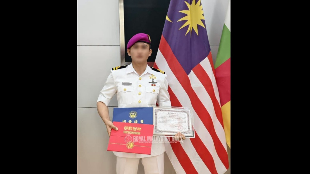 Selangor Sultan Praises PASKAL Officer's Top Performance at PLA Sniper Course in China