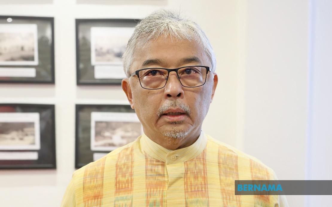 Sultan Abdullah Marks Centenary of Historic Pahang School