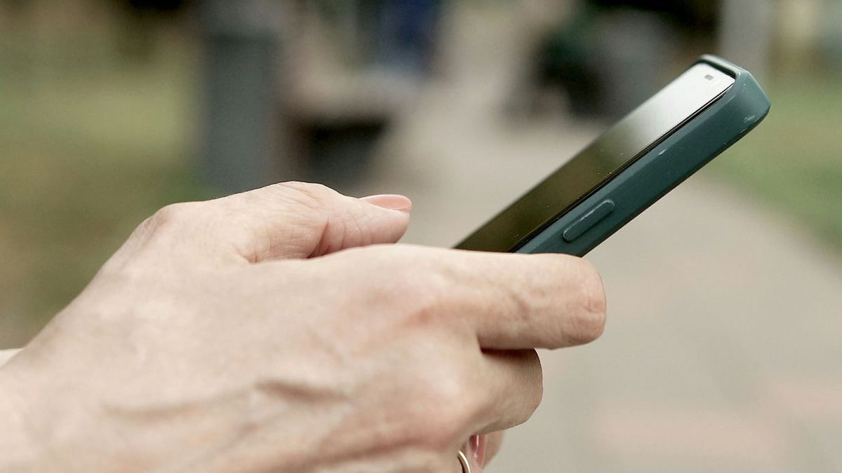 US Man Faces Felony Over Phone Data Wipe at Airport Border