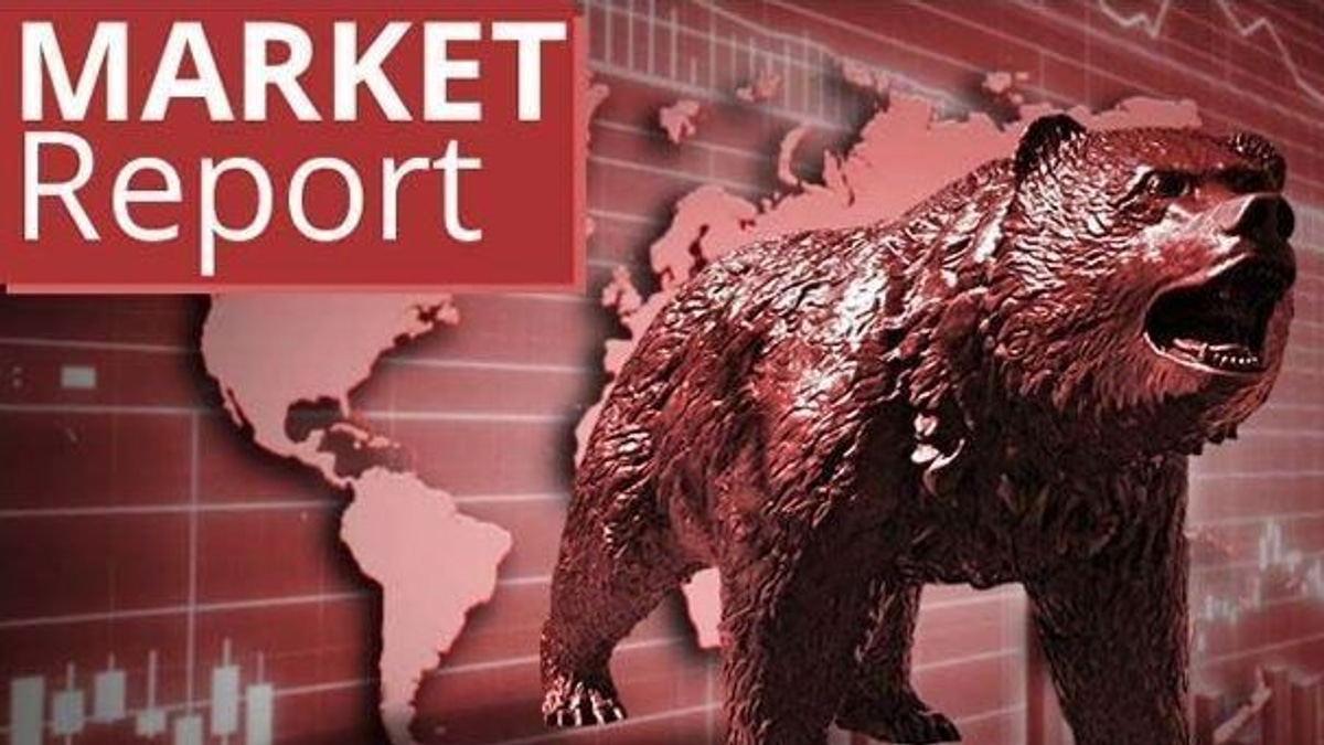 Malaysia's Blue Chips Retreat as Bank and Plantation Stocks Weaken