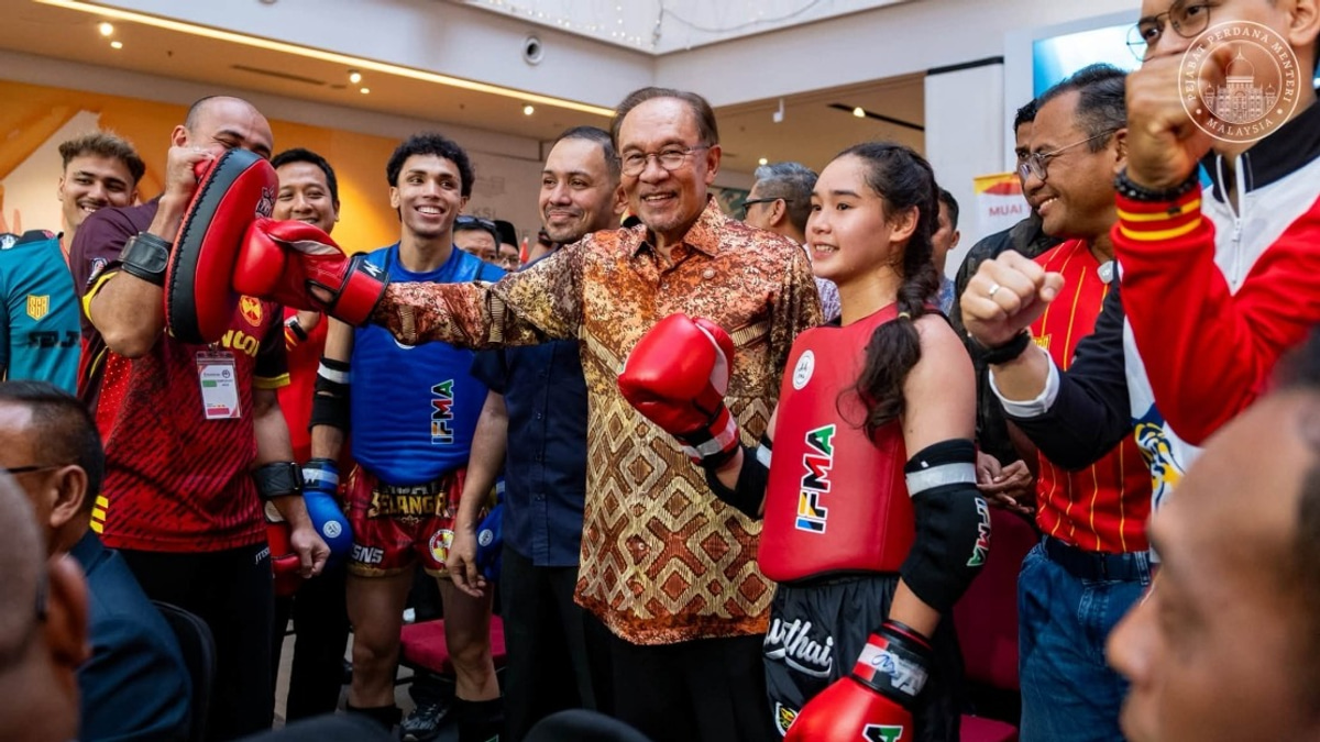Anwar Sees Promise in SUKMA Athletes as Selangor Hosts Regional Games