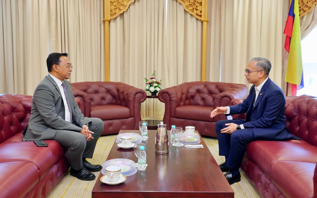 Communications Minister Welcomes New Malaysian Ambassador to Lebanon