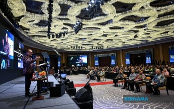 Malaysia Must Establish Sovereign Cloud To Protect Data From Foreign Access, PM Anwar Says