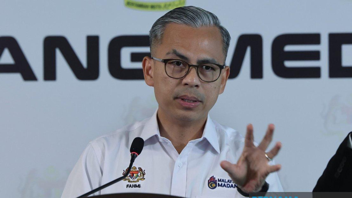 PM Anwar Accelerates Foreign Worker Processing to Tackle Labour Shortages