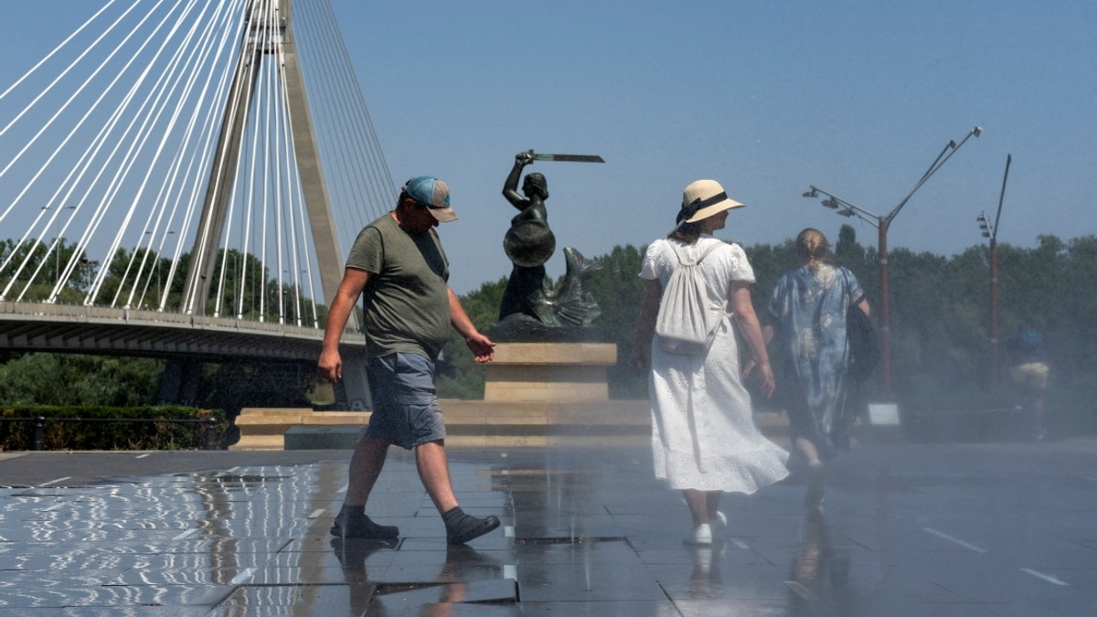 Poland Swelters as Heat Wave Smashes 105-Year Temperature Record