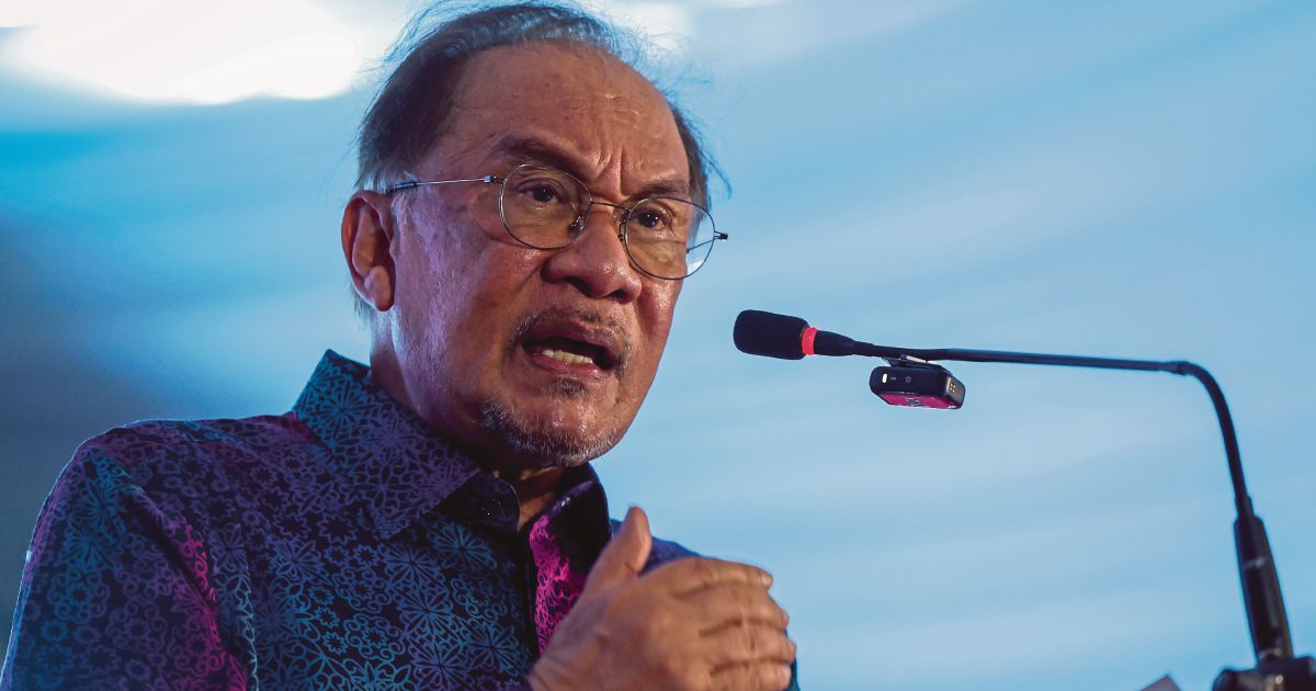 Anwar Shifts Focus to Tabung Haji Inquiry, Deflects Opposition Criticism Over Parliamentary Absence