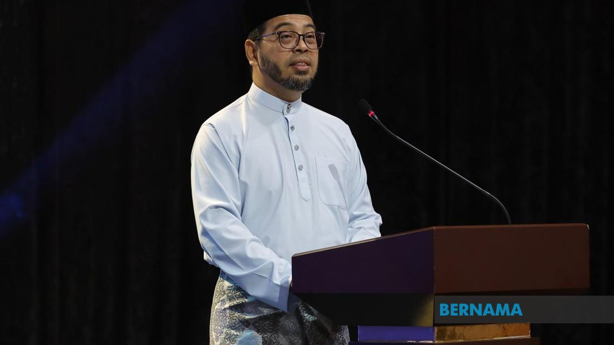 Zulkifli Urges Muslims to Transcend Divisions and Strengthen Ummah Unity