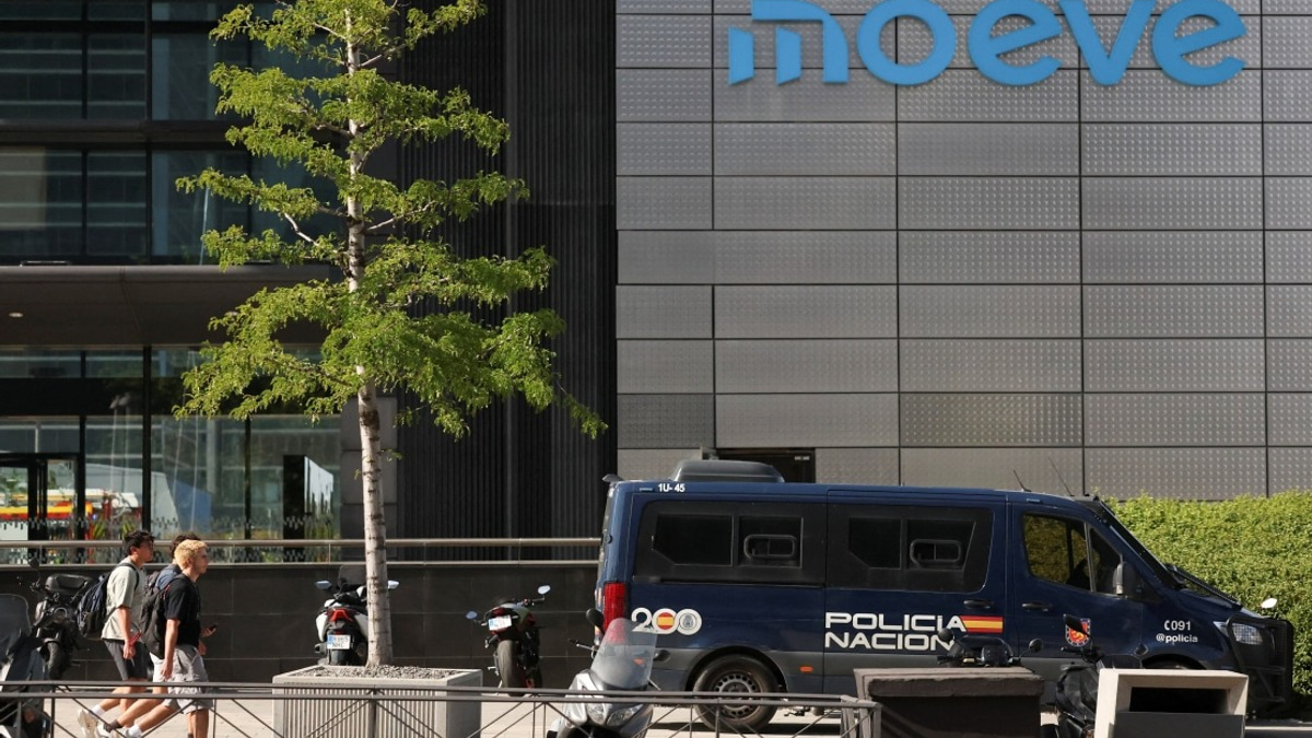 Fire Erupts at Madrid's Torre Moeve, Spain's Second-Tallest Building