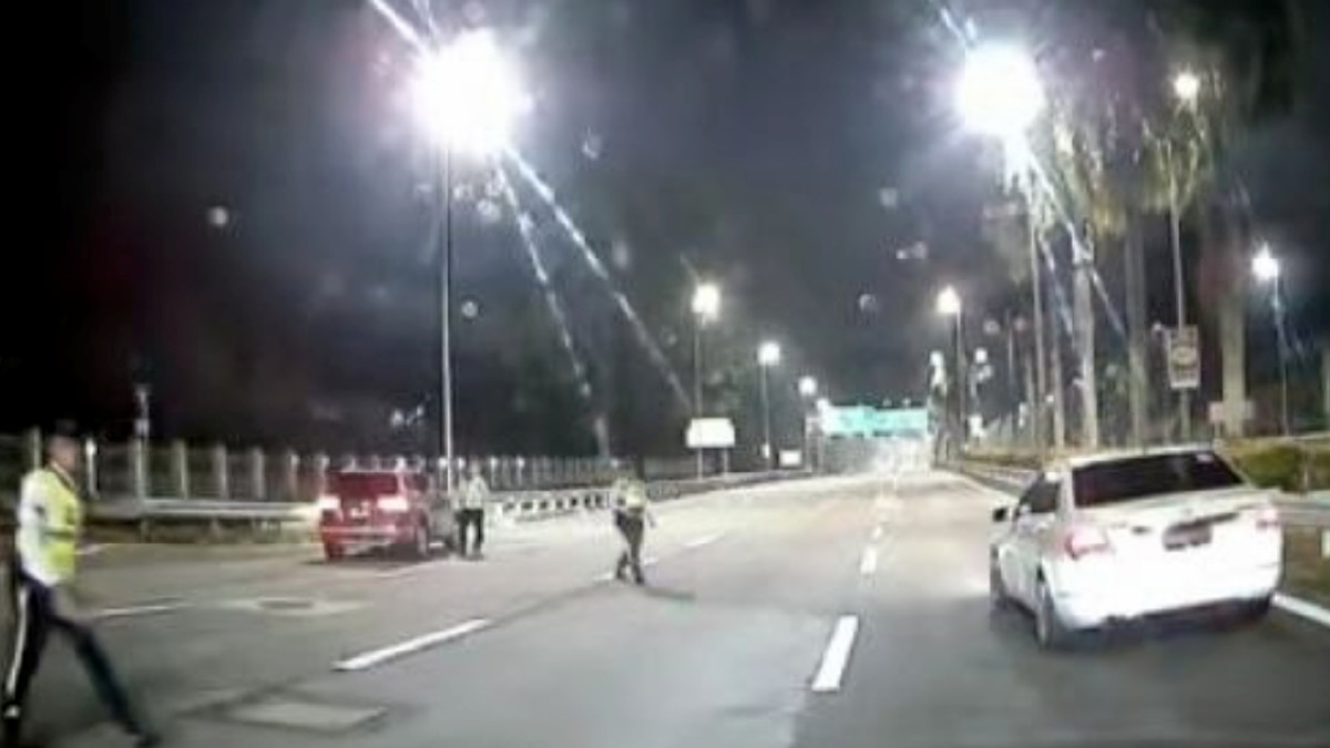 Man detained over high-speed crash through police roadblock on Sprint Expressway