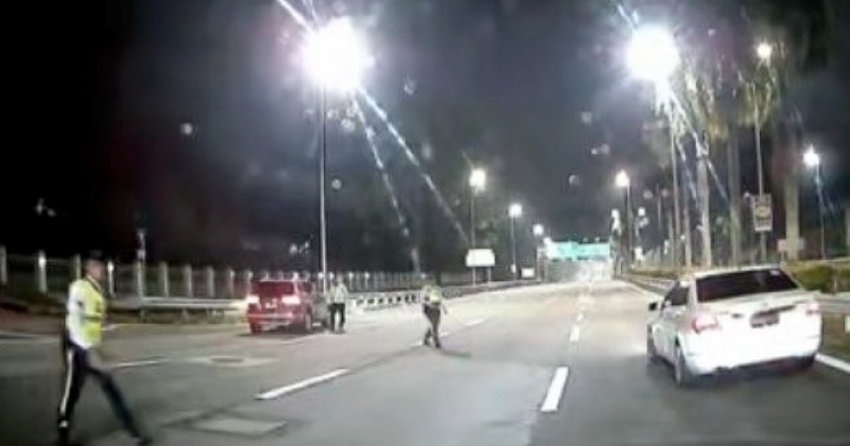 Man detained over high-speed crash through police roadblock on Sprint Expressway
